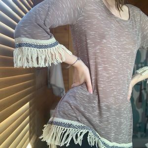 Three quarter sleeve top